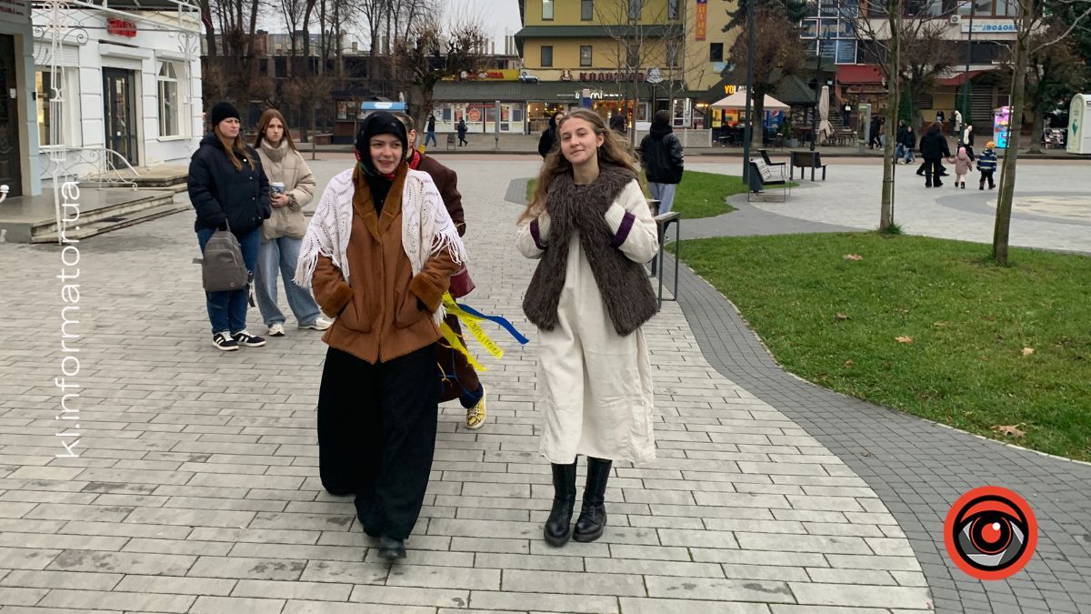 У Коломиї відбувся тематичний перформанс до Дня пам’яті жертв Голодомору 2