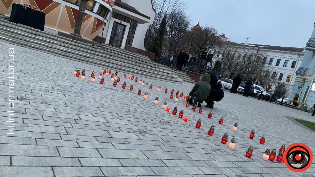 У Коломиї відбувся тематичний перформанс до Дня пам’яті жертв Голодомору 14