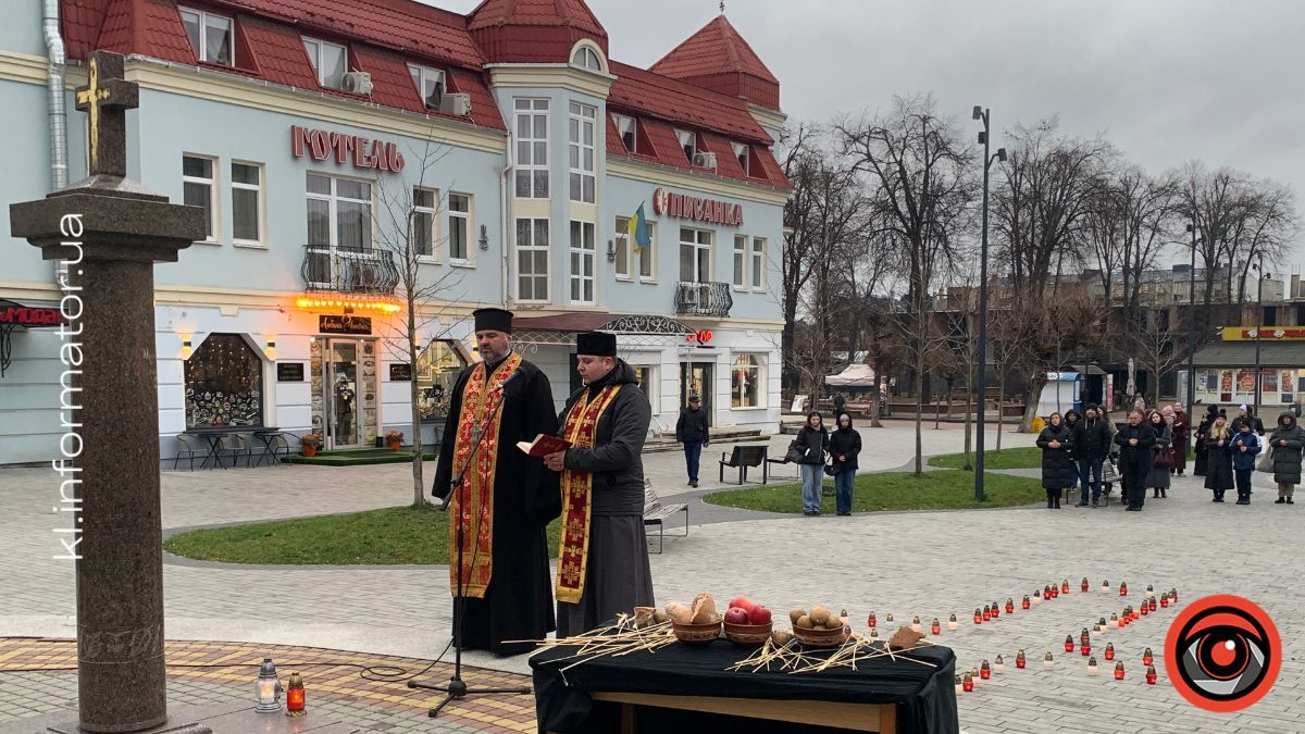 У Коломиї відбувся тематичний перформанс до Дня пам’яті жертв Голодомору 5