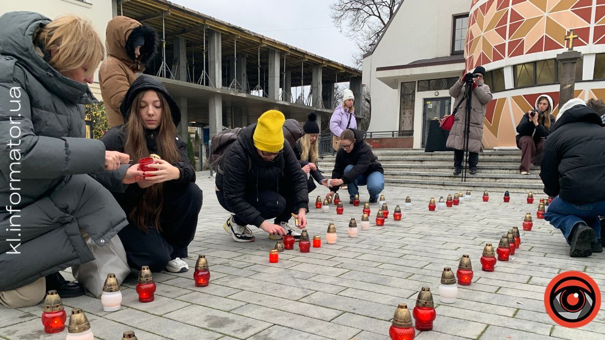 У Коломиї відбувся тематичний перформанс до Дня пам’яті жертв Голодомору 10