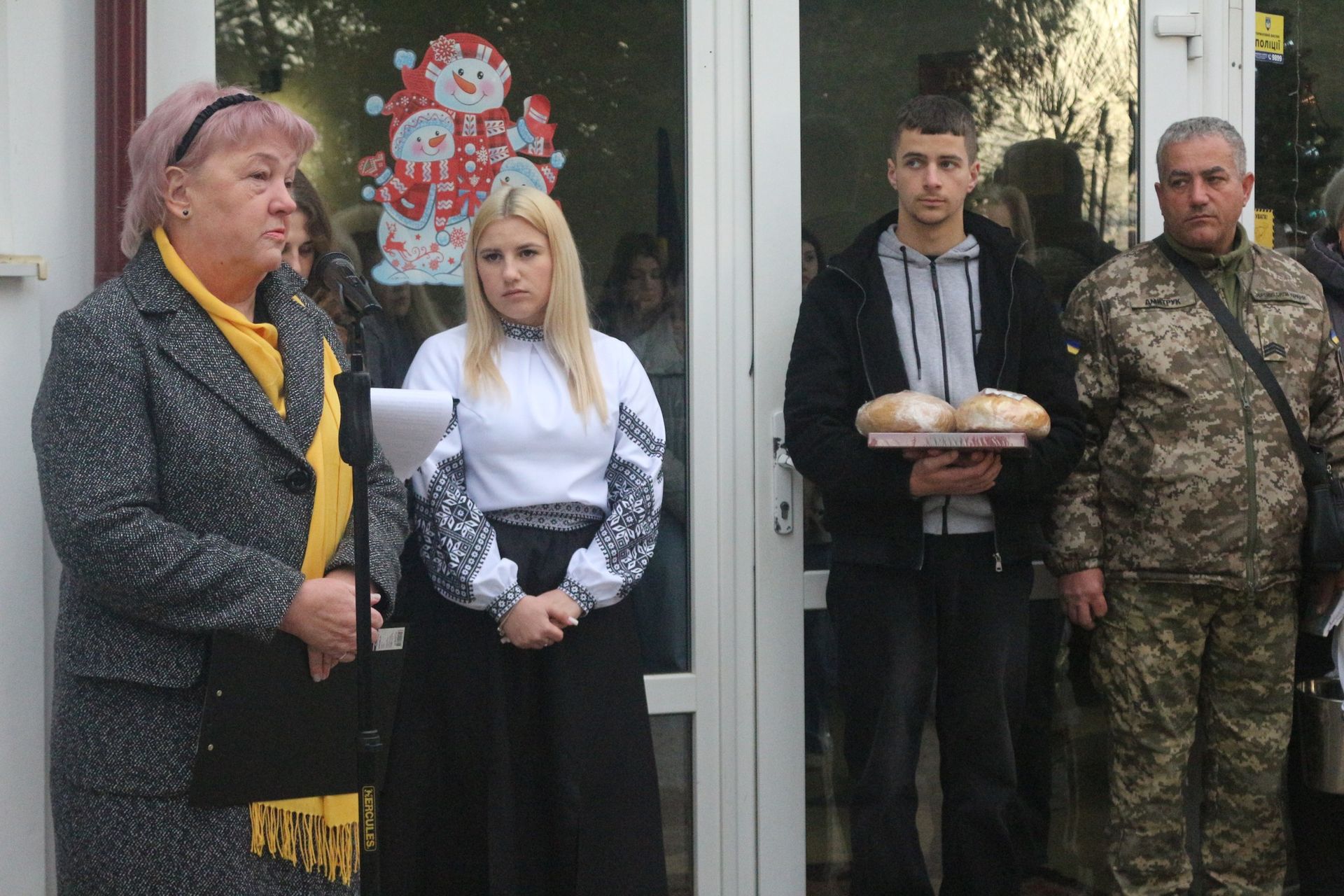 У Коломиї відкрили памʼятну дошку полеглому захиснику Ігорю Ілюку 3