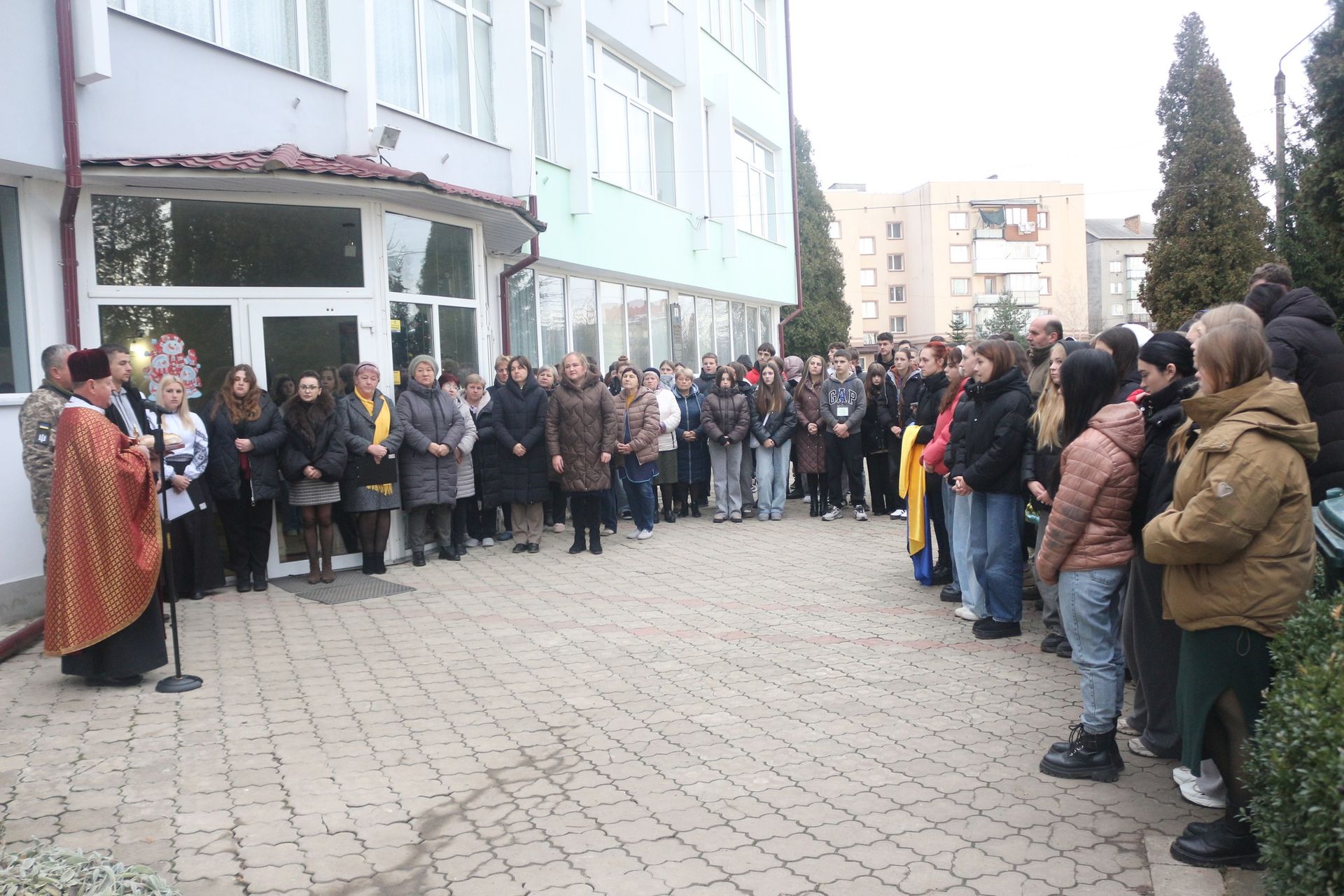 У Коломиї відкрили памʼятну дошку полеглому захиснику Ігорю Ілюку 7