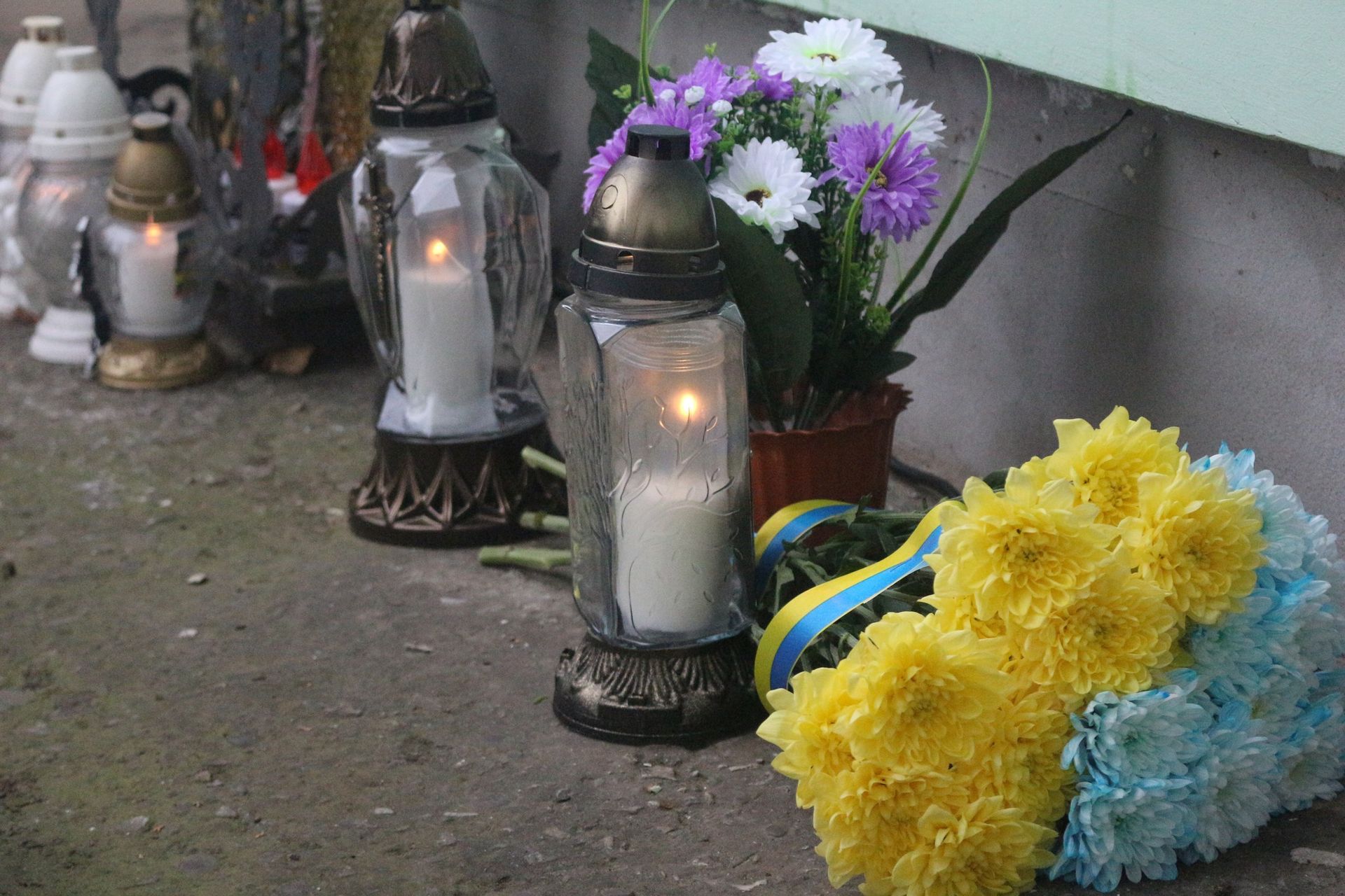 У Коломиї відкрили памʼятну дошку полеглому захиснику Ігорю Ілюку 10