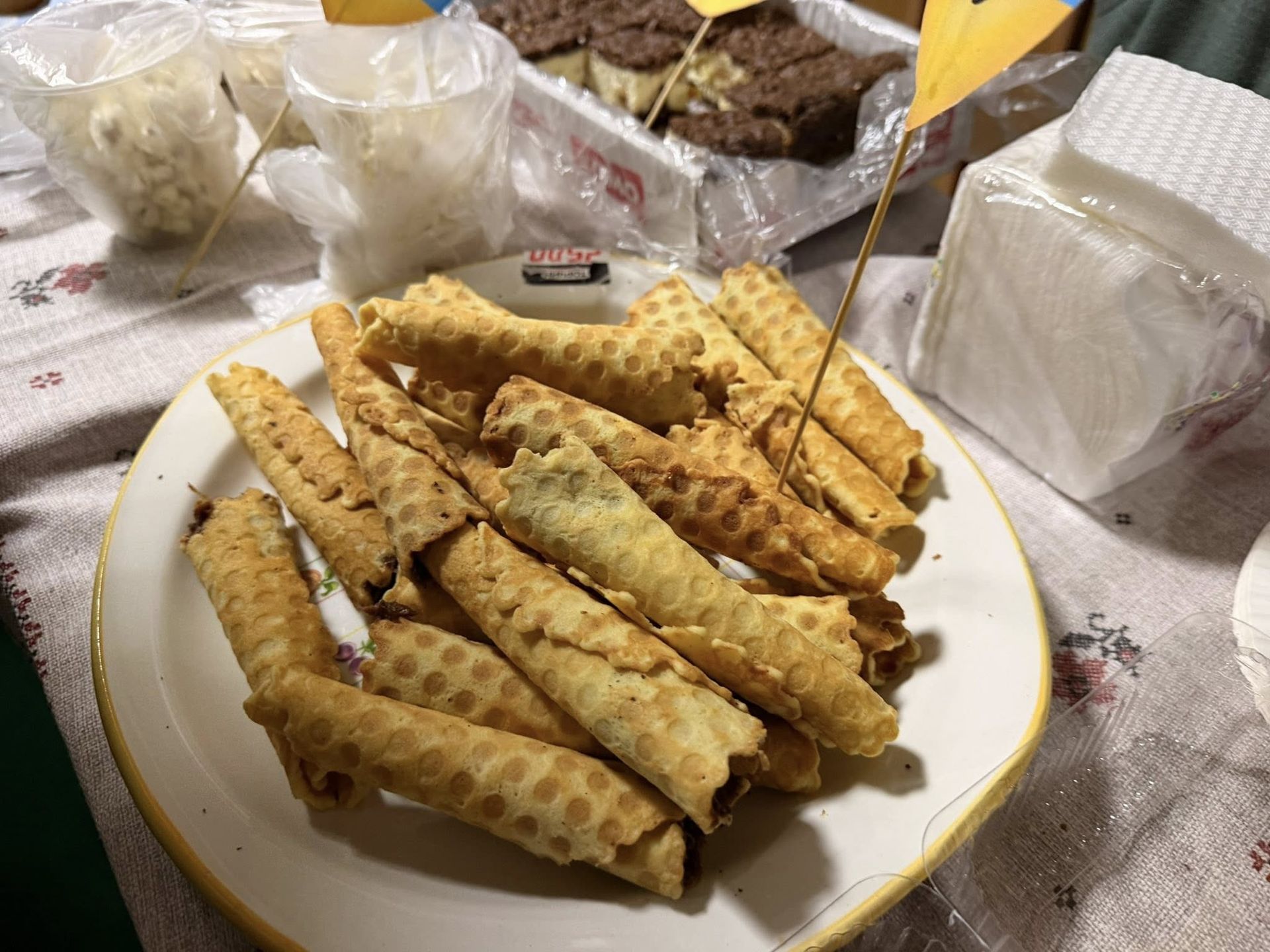 У Надвірній школярі провели благодійний ярмарок на підтримку ЗСУ 9