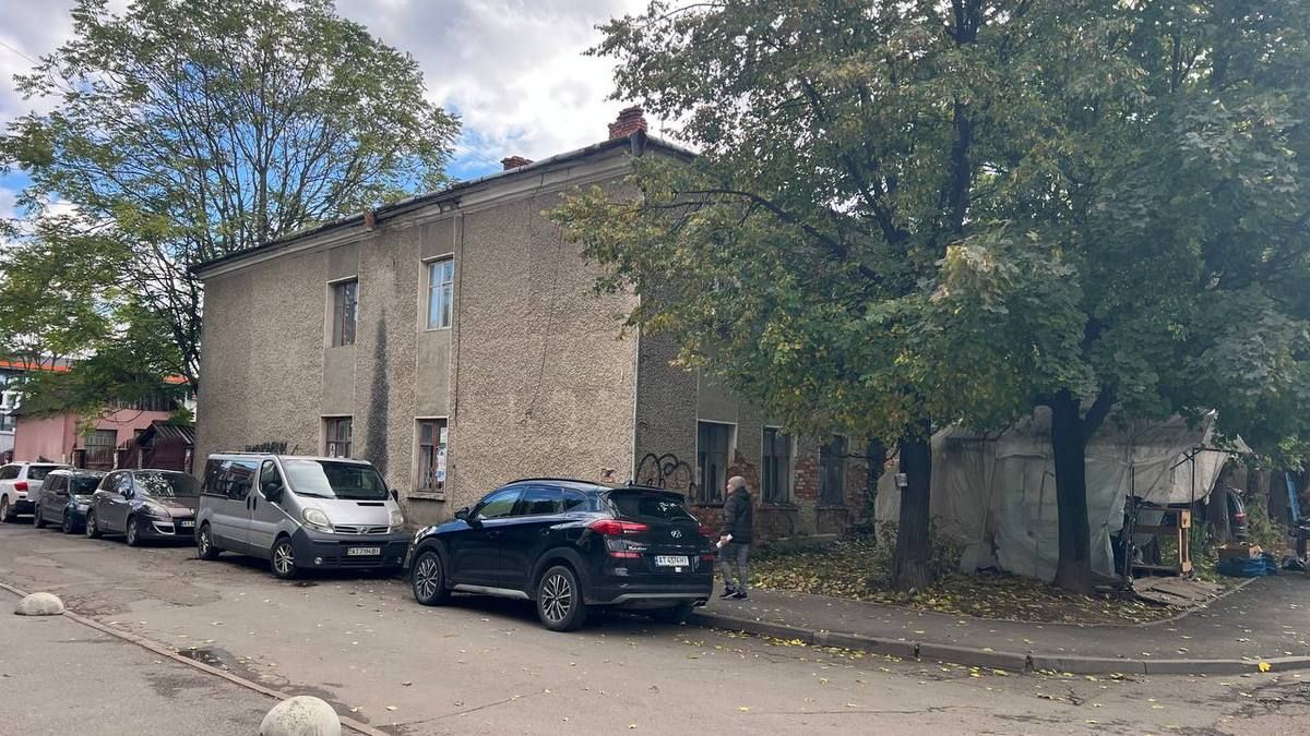 За покинутий готель біля базару в Коломиї запропонували понад 32 млн грн