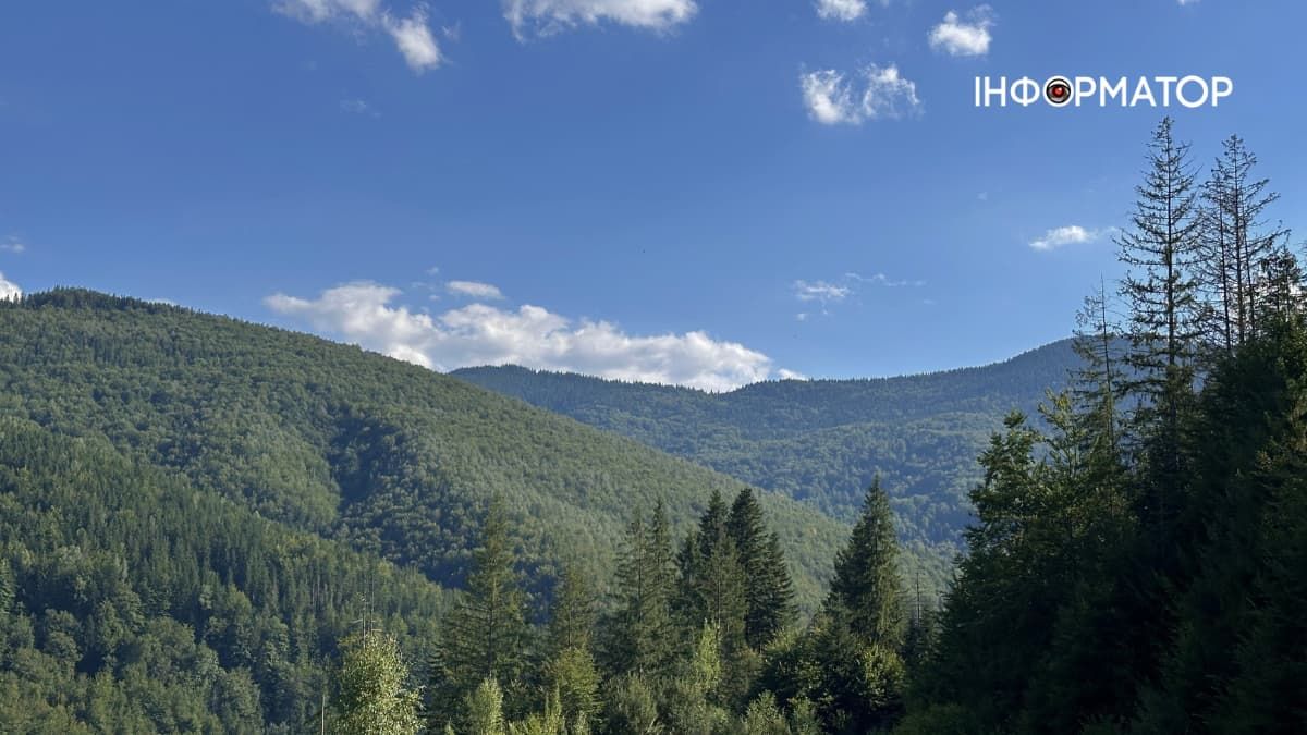 Краєвид на гори неподалік присілку Ямна Краєвид на гори неподалік присілку Ямна