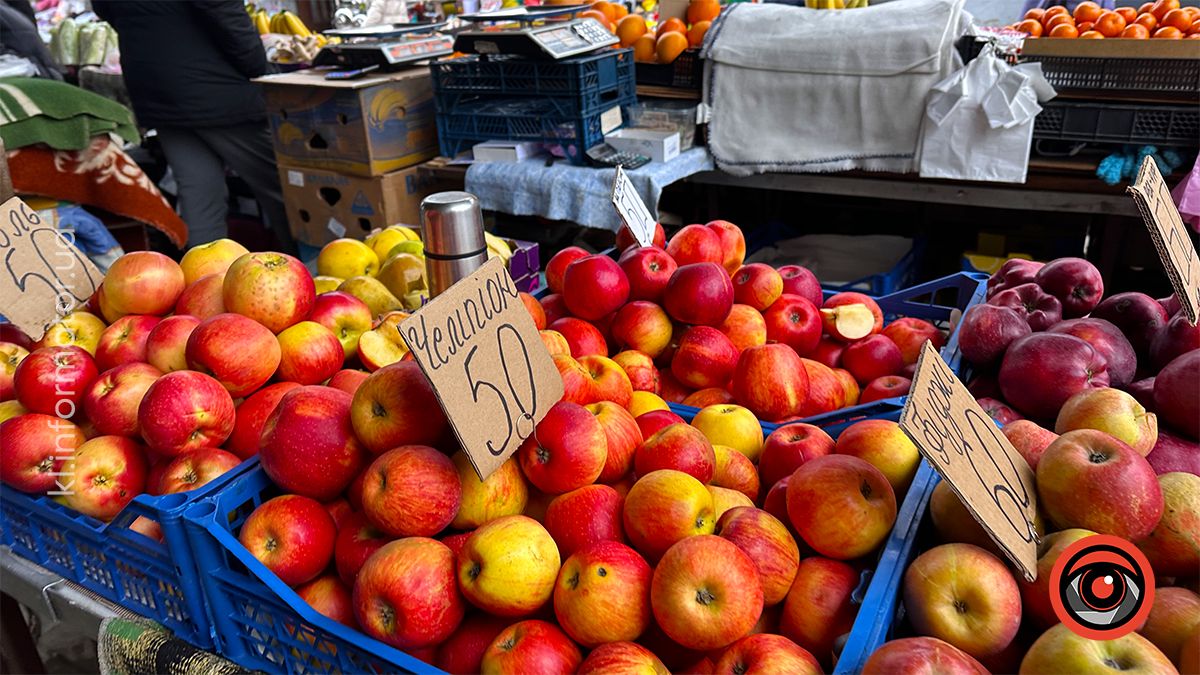 Скільки коштують фрукти в Коломиї напередодні свят? 1