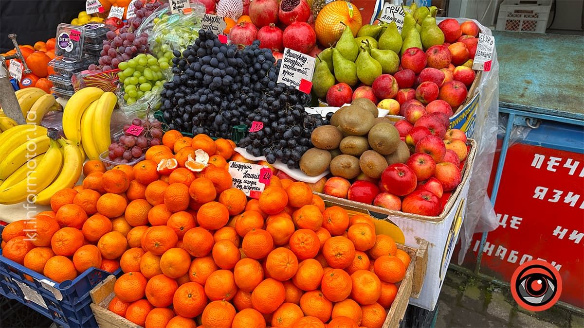 Скільки коштують фрукти в Коломиї напередодні свят? 2