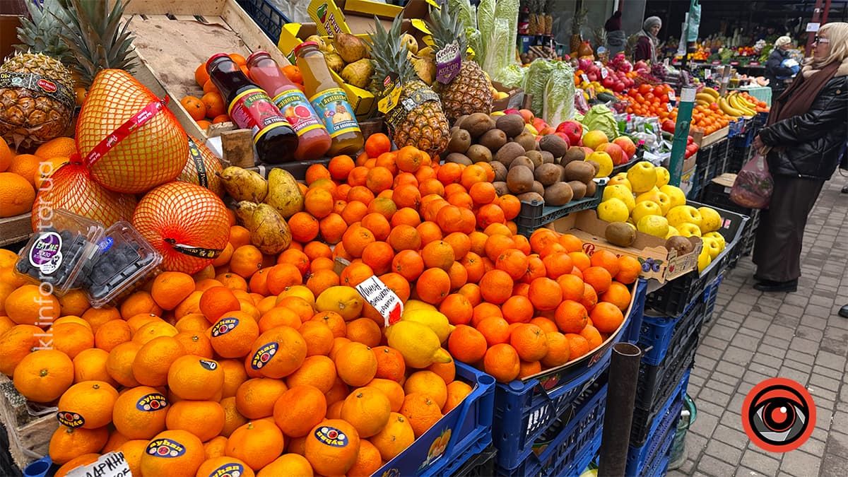 Скільки коштують фрукти в Коломиї напередодні свят? 3