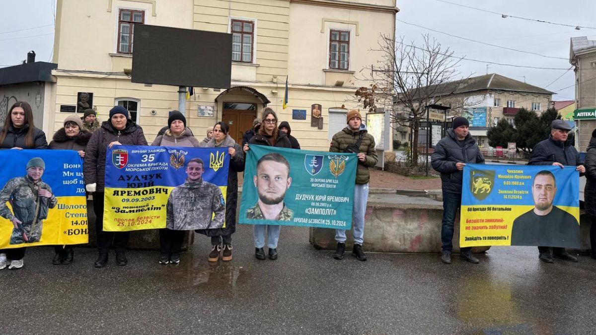 У Снятині відбулася акція на підтримку безвісти зниклих захисників та військовополонених 2