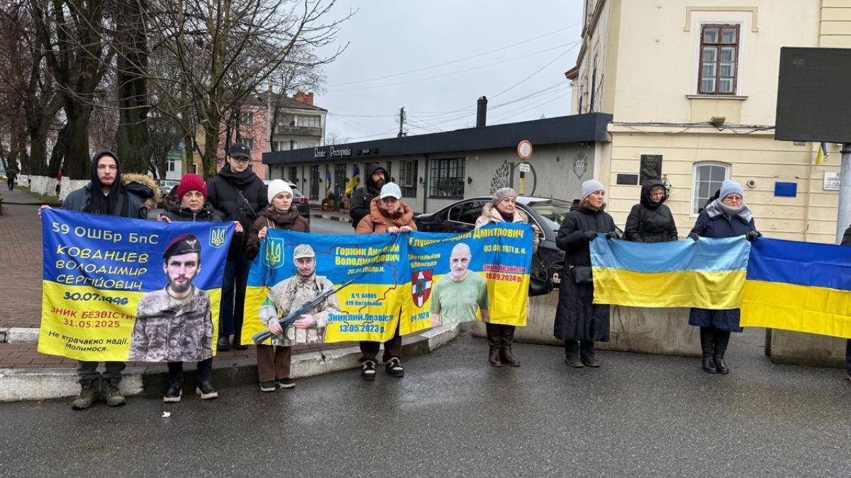 У Снятині відбулася акція на підтримку безвісти зниклих захисників та військовополонених 5