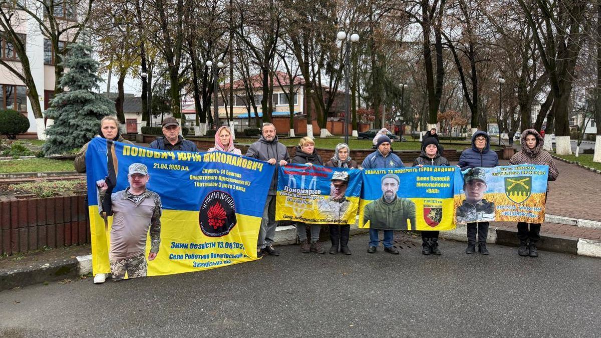 У Снятині відбулася акція на підтримку безвісти зниклих захисників та військовополонених 6