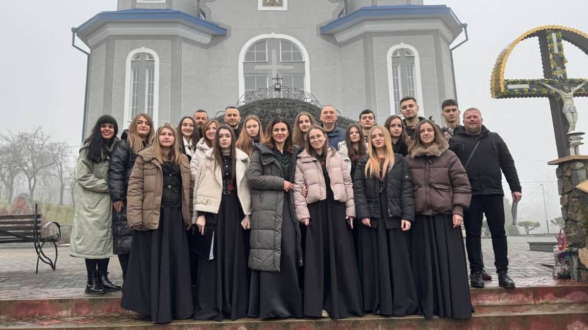 Театр пісні "Гармонія" та камерний хор "Тавор"