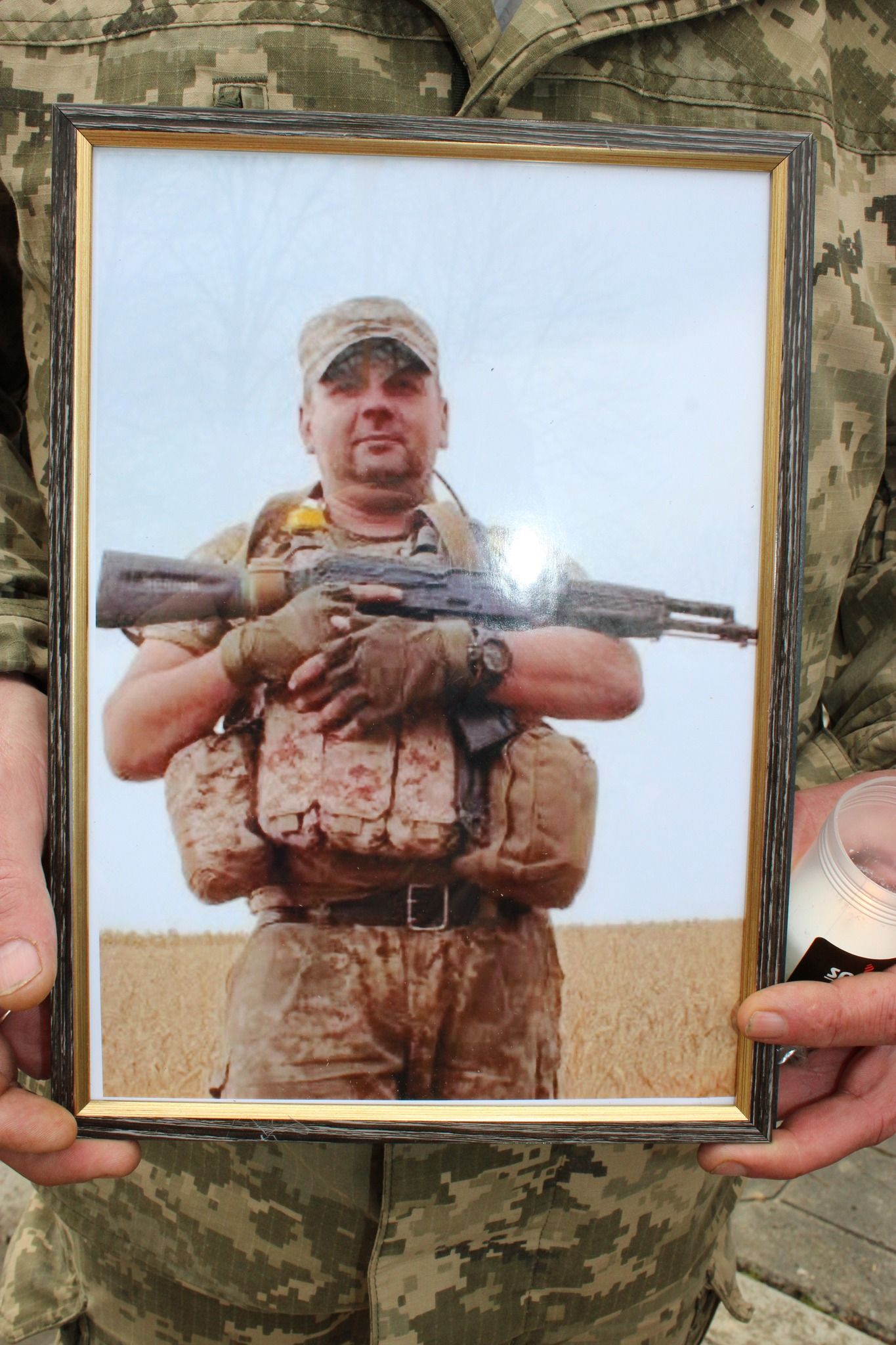 У Верховині "на щиті" зустріли полеглого захисника Василя Максимюка 1