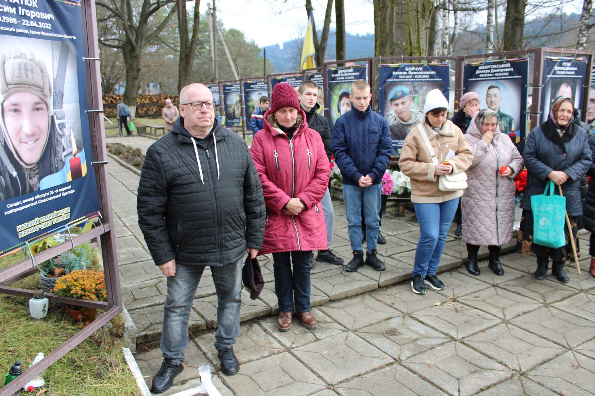 У Верховині "на щиті" зустріли полеглого захисника Василя Максимюка 22