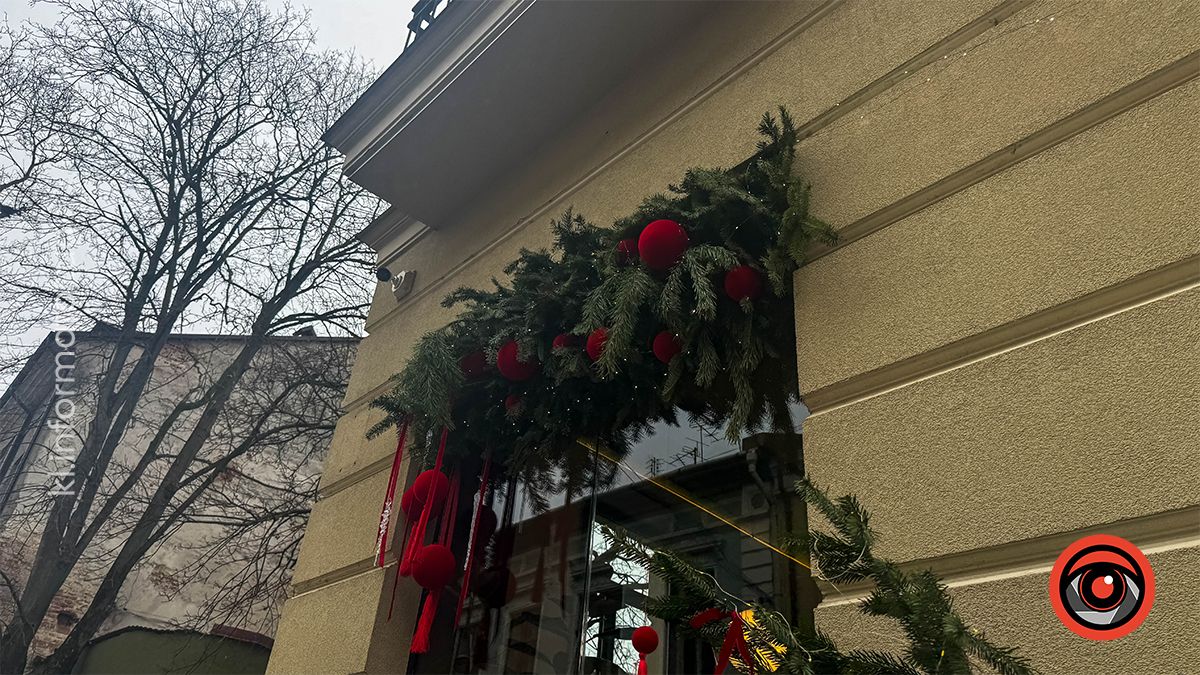 Амосфера Різдва: як прикрасили Коломию до зимових свят 11