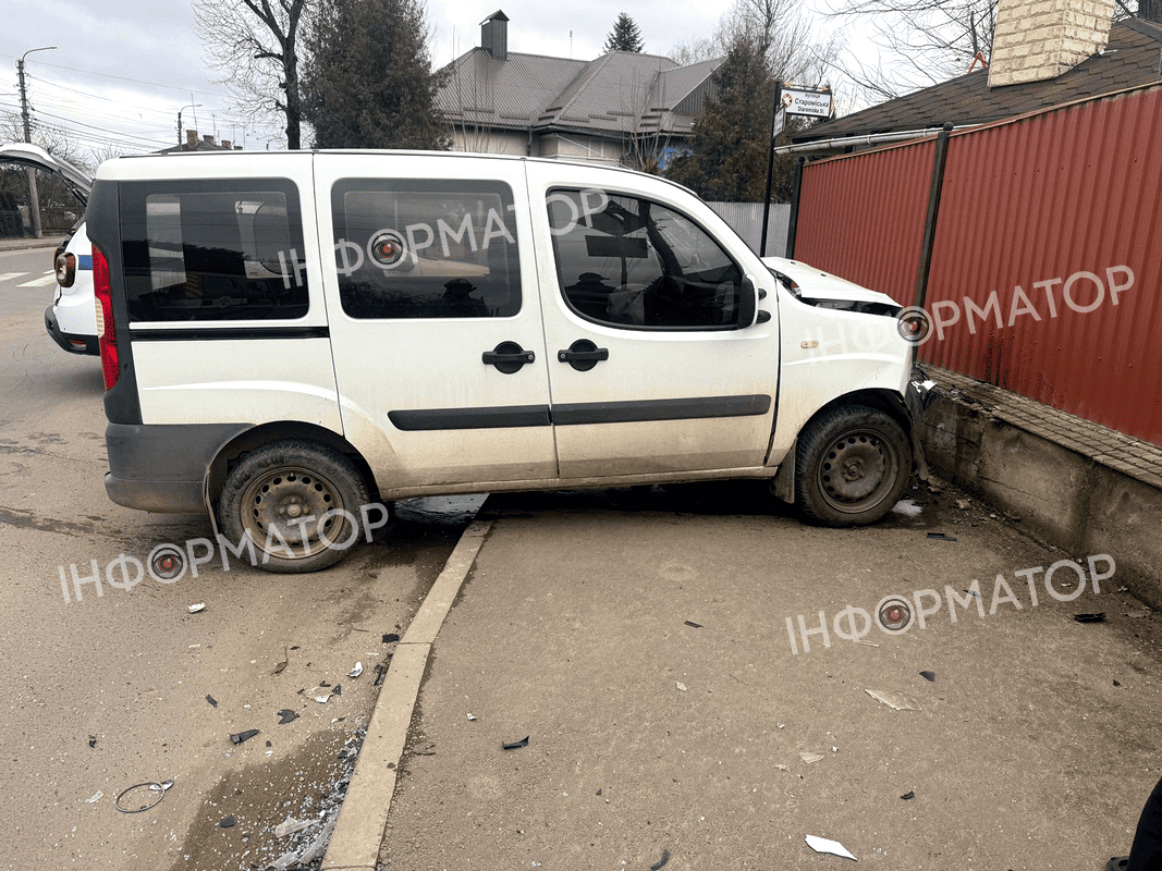 "Фіат" та "Пежо" зіткнулися у Коломиї 2