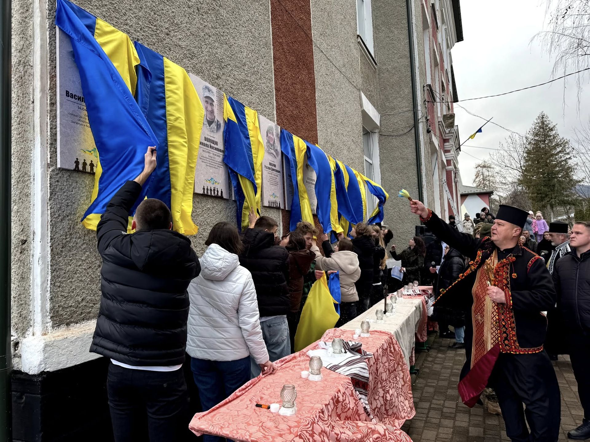 У Косові відкрили меморіальні дошки загиблим Героям 8