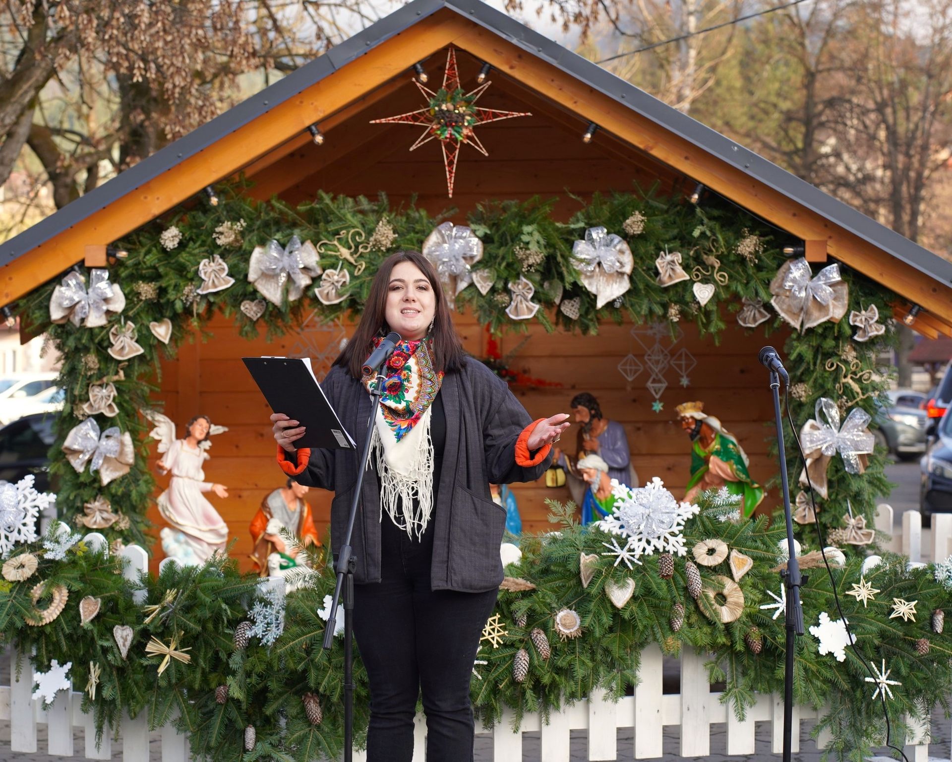У Ворохті урочисто відкрили різдвяну шопку 2