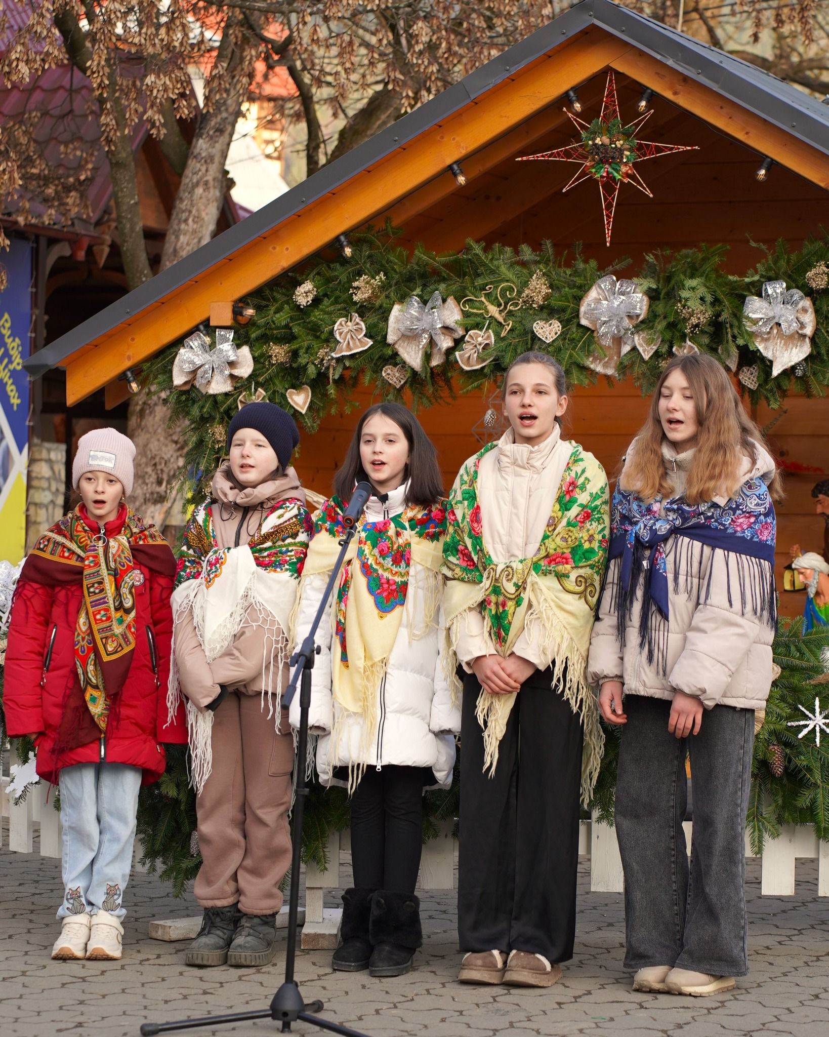 У Ворохті урочисто відкрили різдвяну шопку 5