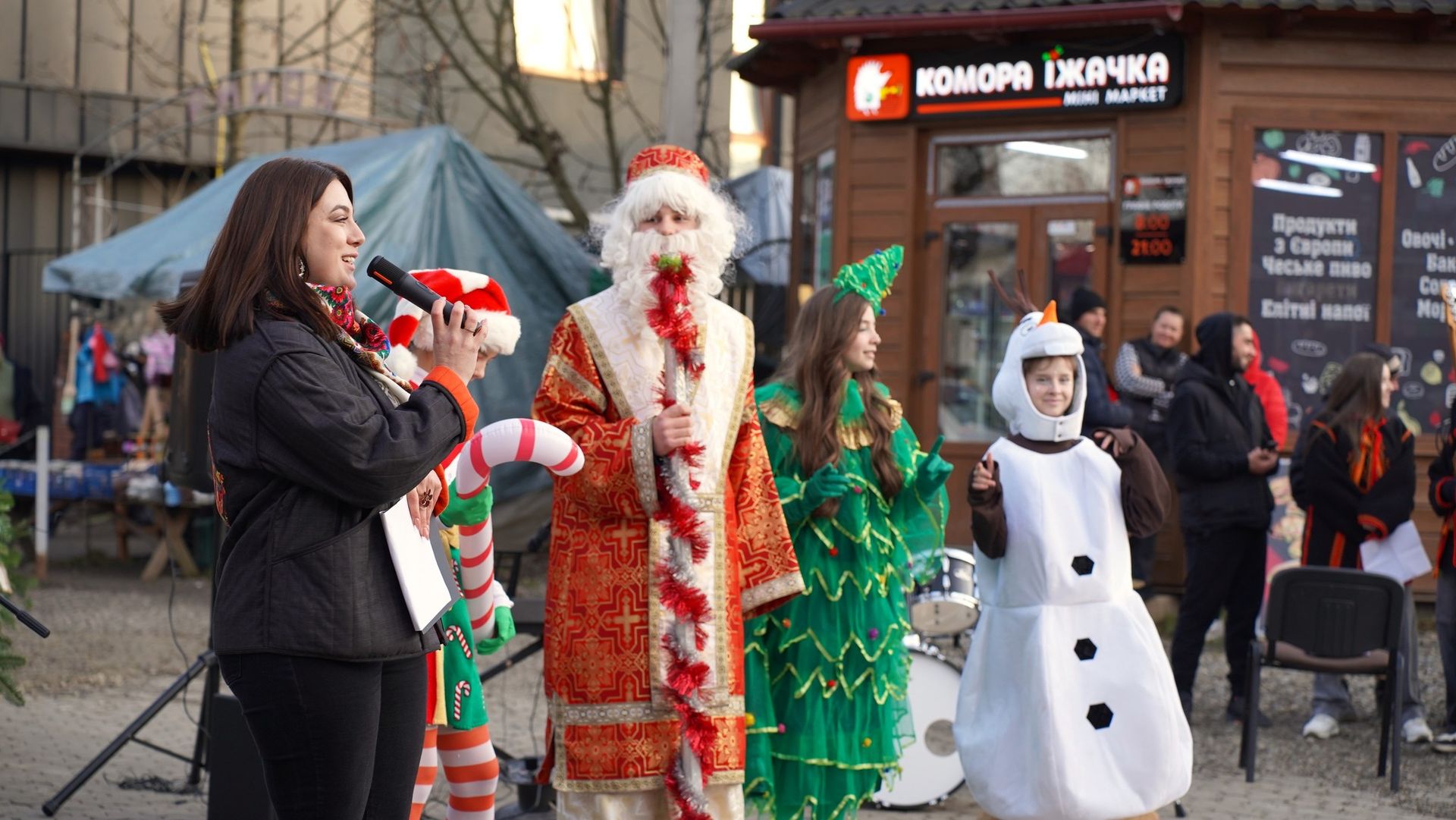 У Ворохті урочисто відкрили різдвяну шопку 9