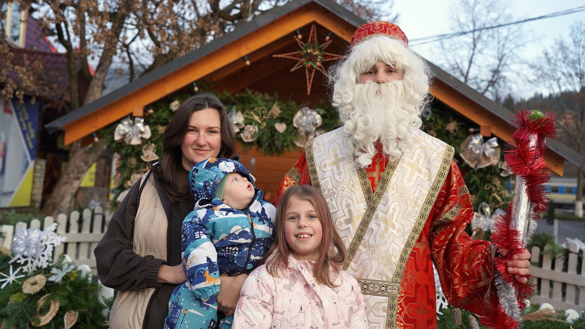 У Ворохті урочисто відкрили різдвяну шопку 13