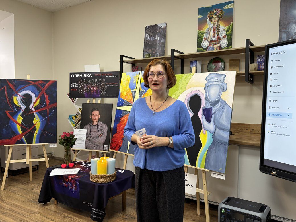 Ганна Кісілішина під час відкриття виставки. Фото: Суспільне Івано-Франківськ Ганна Кісілішина під час відкриття виставки. Фото: Суспільне Івано-Франківськ