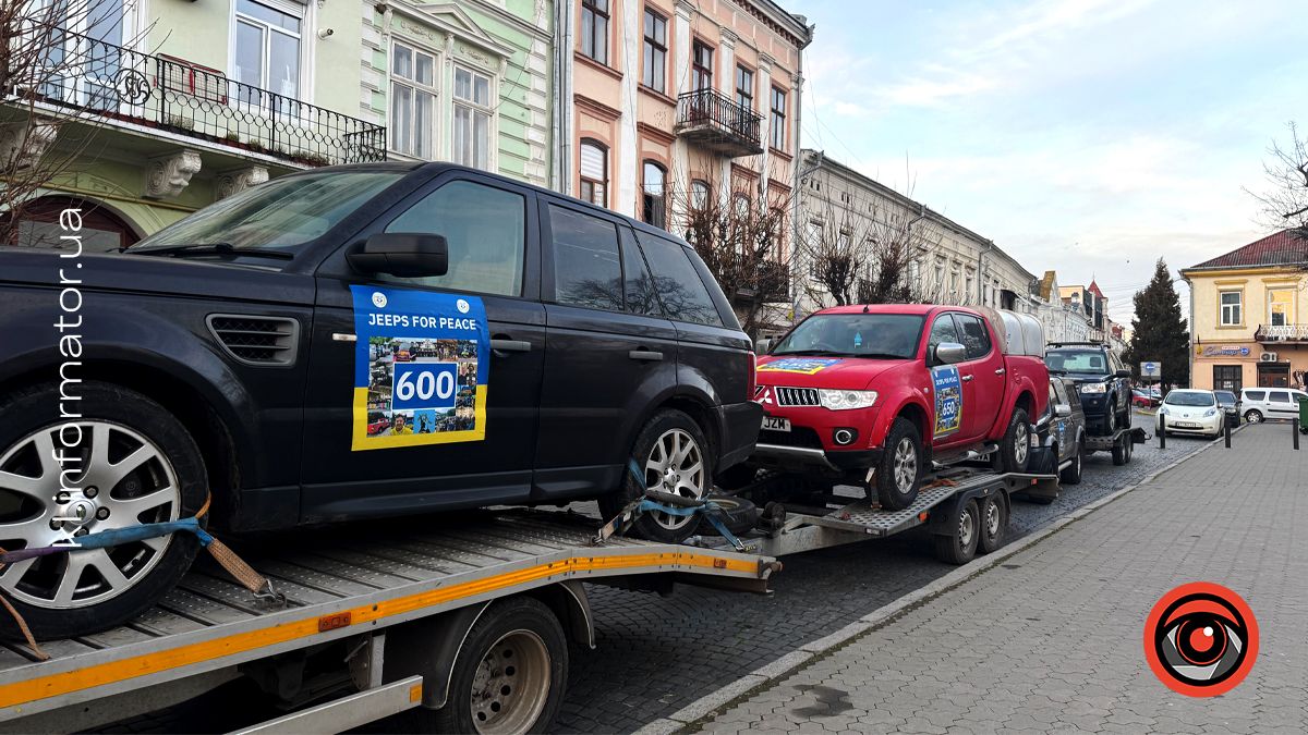 До Коломиї прибув ще один конвой автомобілів для ЗСУ від спільноти "Jeeps for Peace"