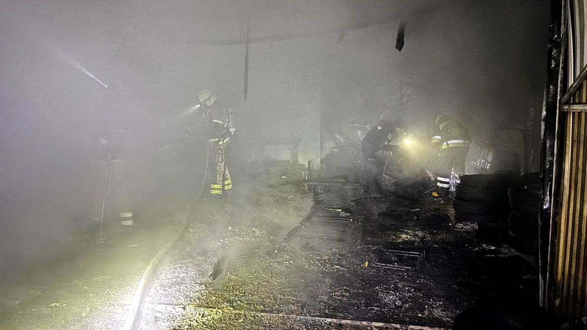 Ввечері у середмісті Коломиї горів гараж 1