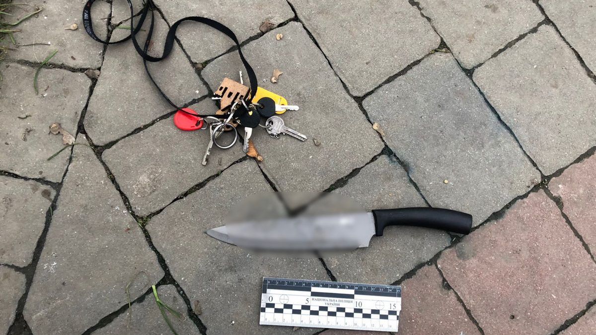 Жінці, яка ножем поранила перехожих в Івано-Франківську, оголосили підозру в хуліганстві 1