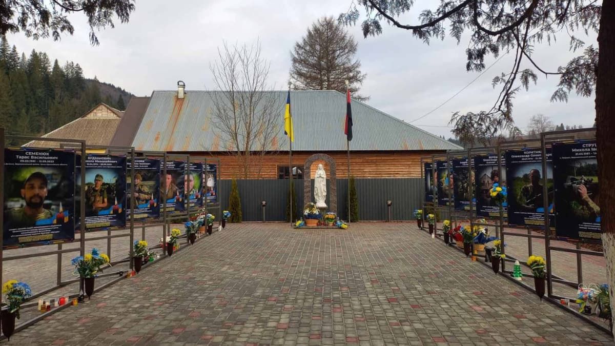 На Верховинщині освятили банери полеглим захисникам