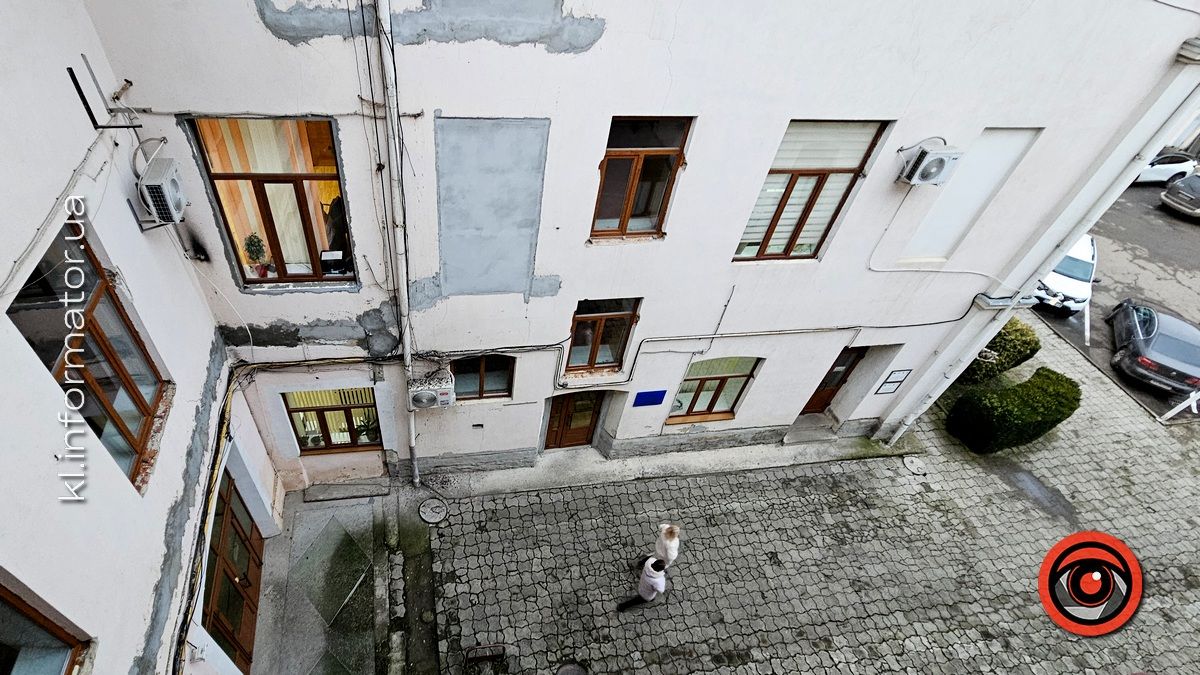 Коломийська міська рада, двір