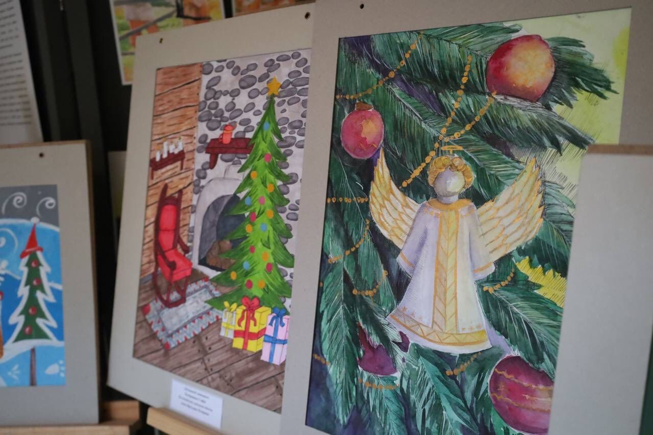 "Барви Різдва": у Коломиї відкрили виставку творчих робіт юних митців 9