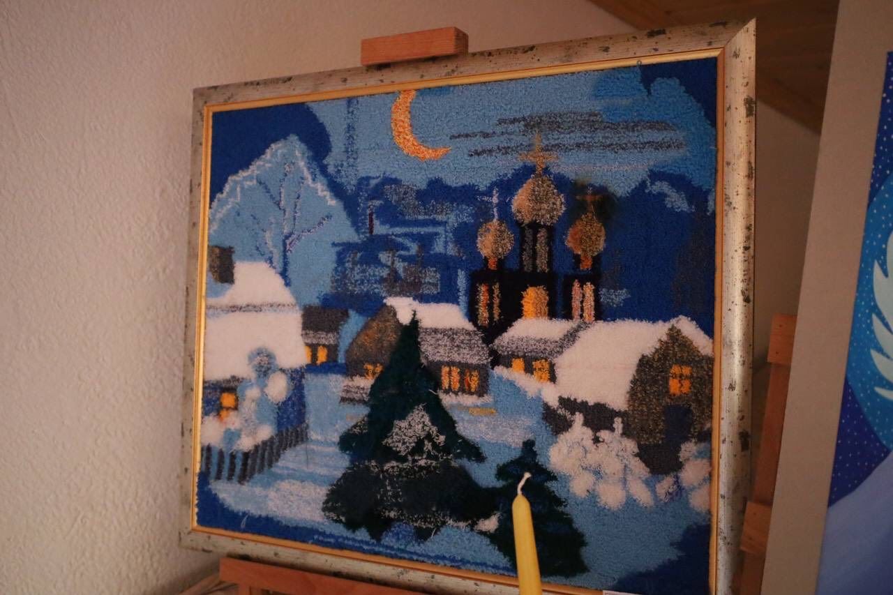 "Барви Різдва": у Коломиї відкрили виставку творчих робіт юних митців 15