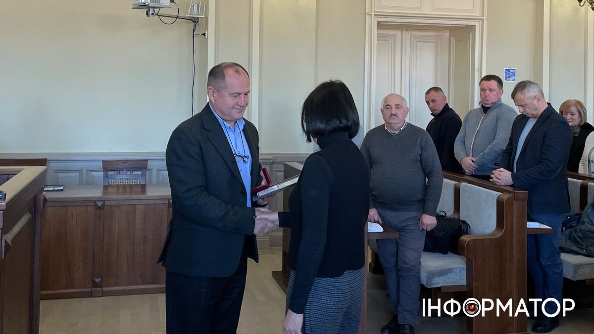 На сесії у Коломиї вручали відзнаки Почесного громадянина міста 25