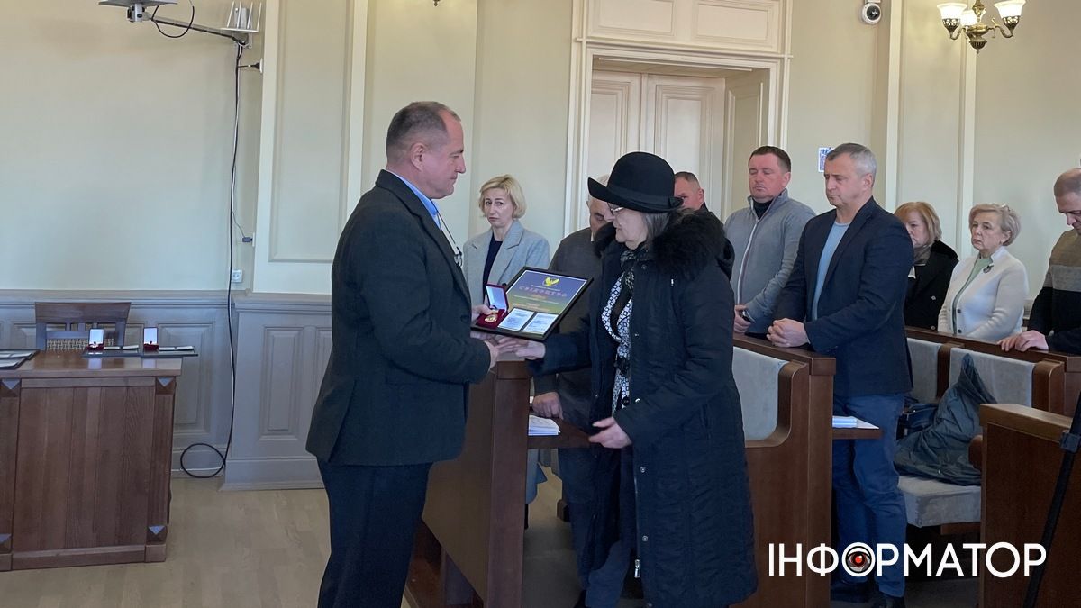 На сесії у Коломиї вручали відзнаки Почесного громадянина міста 22