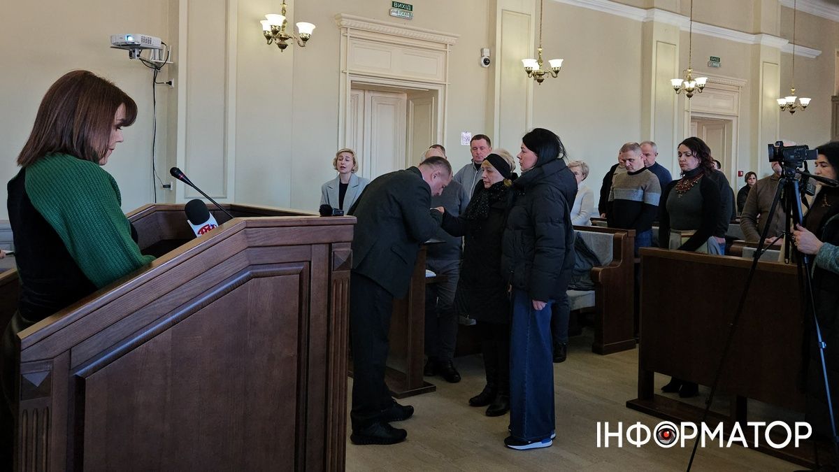 На сесії у Коломиї вручали відзнаки Почесного громадянина міста 13