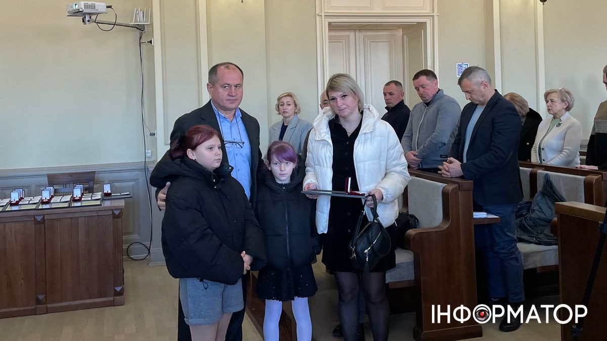 На сесії у Коломиї вручали відзнаки Почесного громадянина міста 6