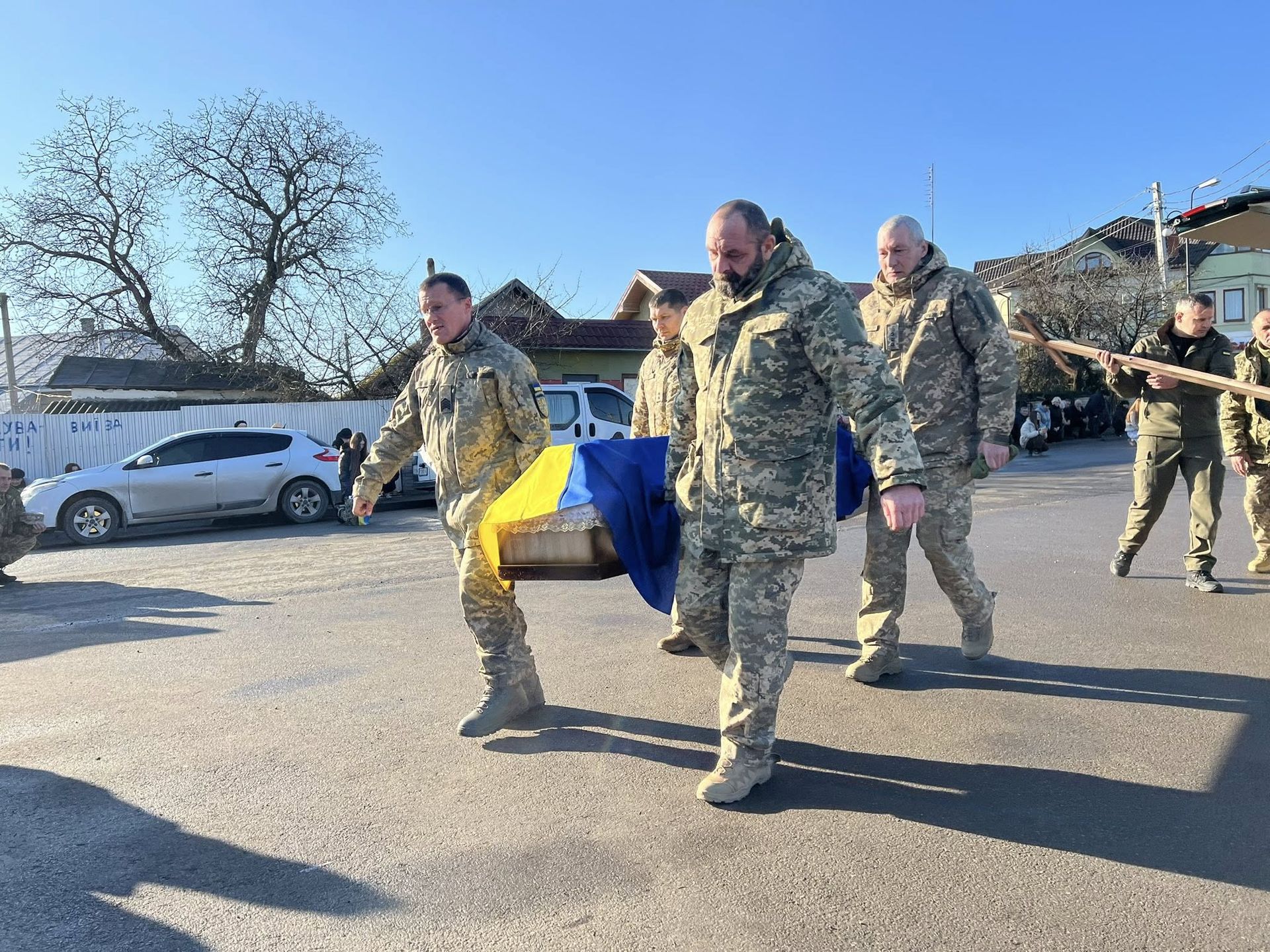 На Коломийщині "на щиті" зустріли полеглого воїна Юрія Дронюка 5