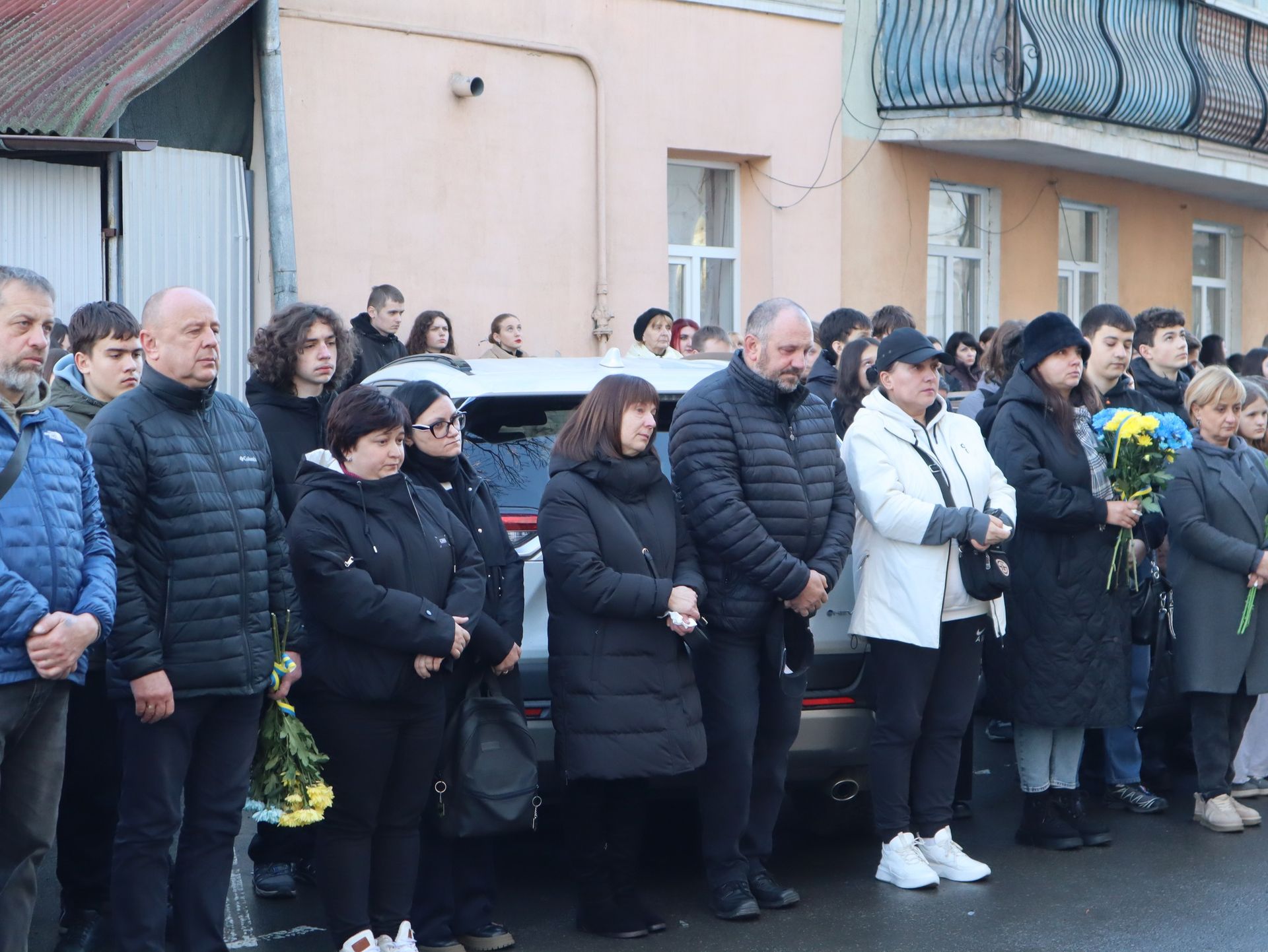 У Коломиї відкрили меморіальну дошку загиблому захиснику Арсену Деркачу 10