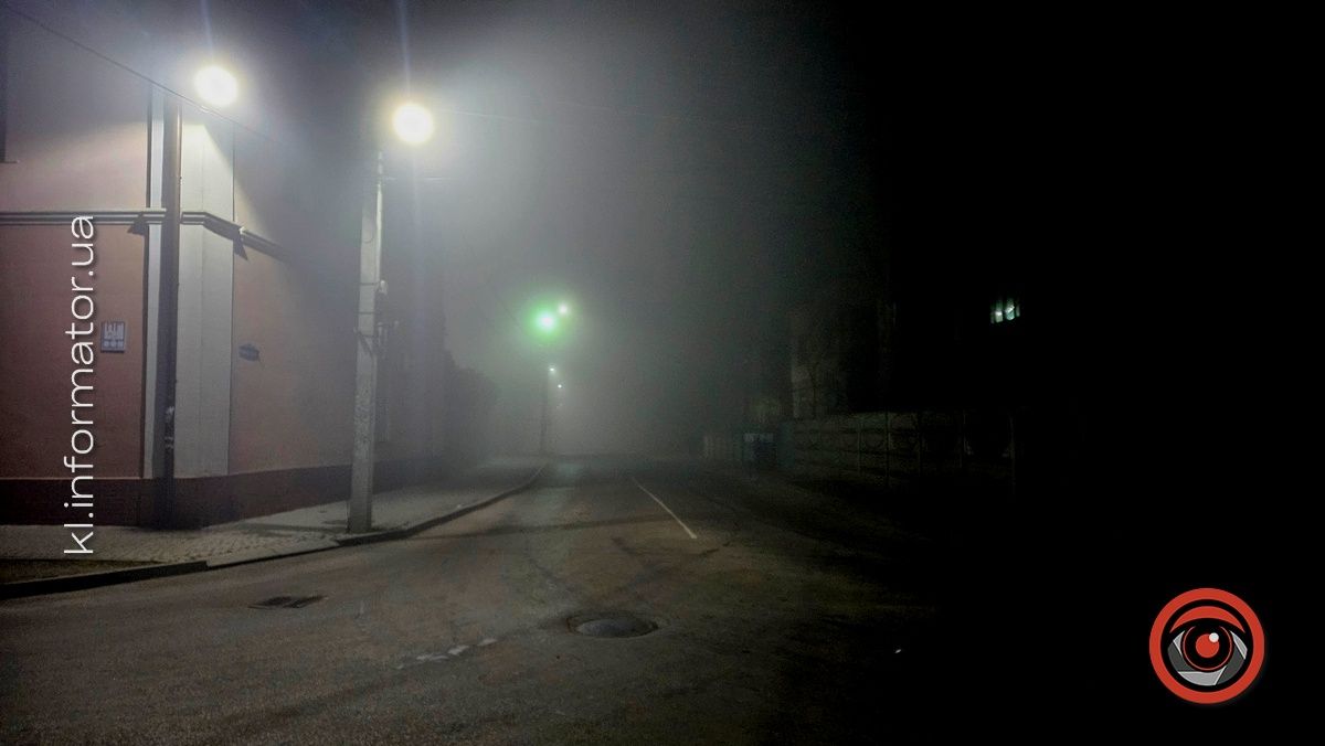 Повний нуар: фото Коломиї в обіймах ночі й туману 17