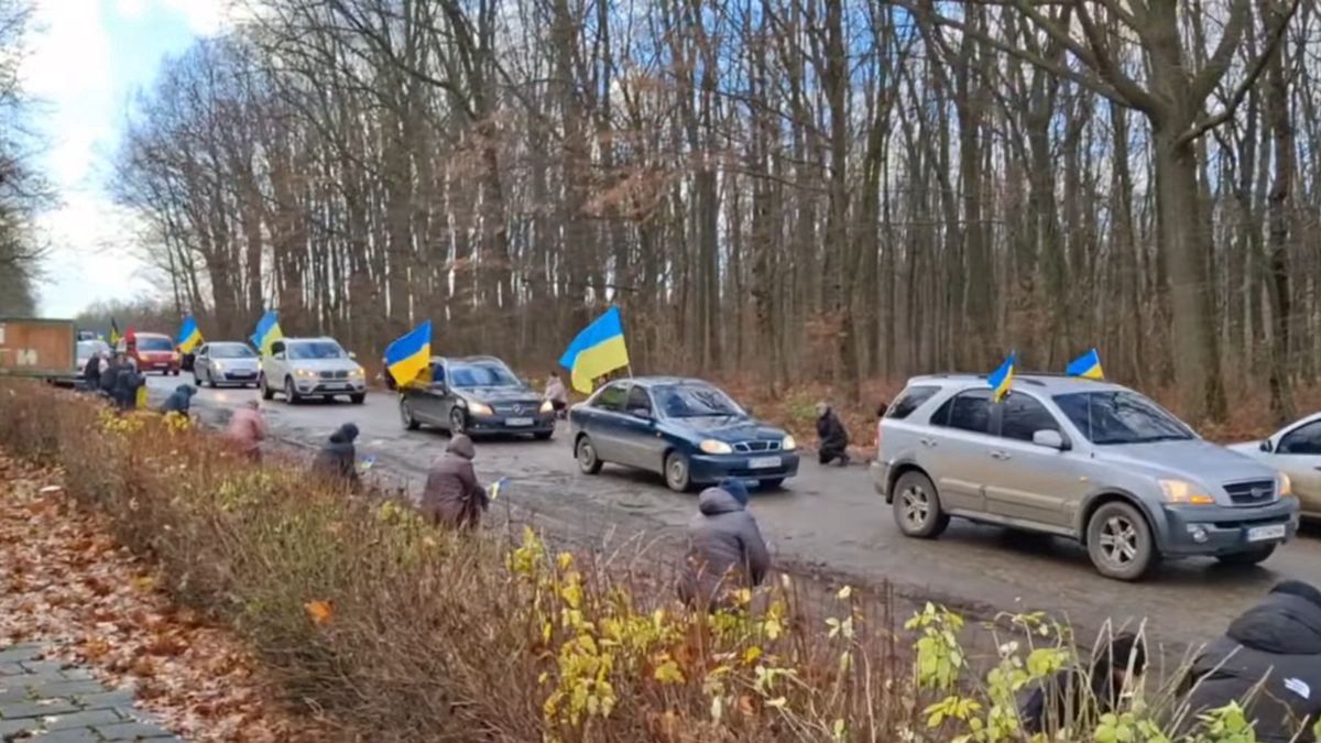 На вічний спочинок повернувся захисник з Коломийщини 3