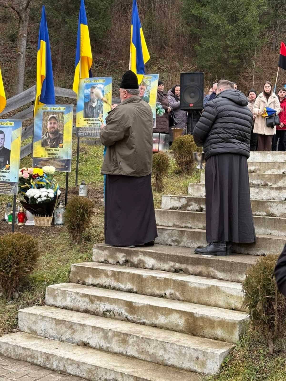 На Верховинщині відкрили банер загиблому Герою Івану Петруку 1