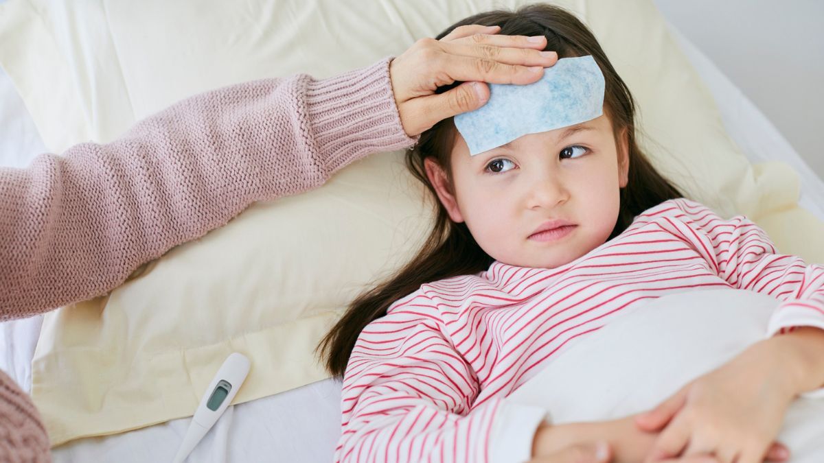 На Прикарпатті спостерігається ріст захворюваності на грип, ГРВІ та COVID-19