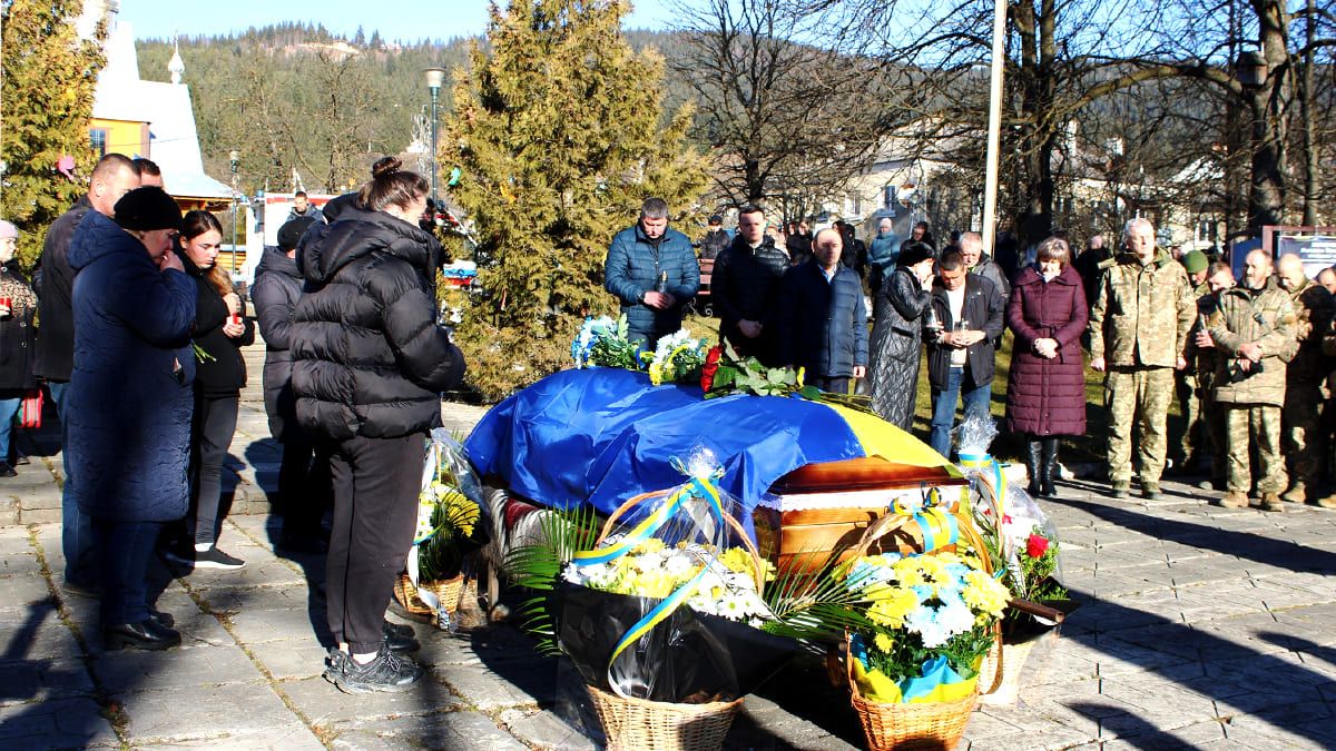 Захиник Микола Сліпенчук повернувся на вічний спочинок до Верховини 6
