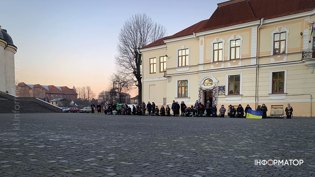 "На щиті" до Коломиї повернувся воїн Олександр Рижих 4