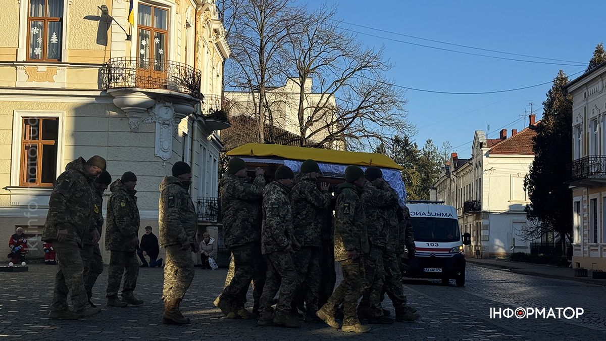 Був доброю та правдивою людиною: у Коломиї попрощалися із загиблим Олександром Рижих 2