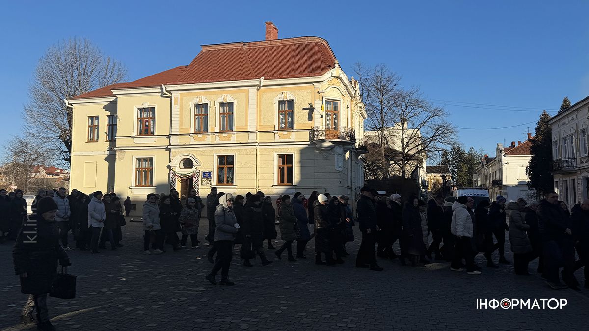 Був доброю та правдивою людиною: у Коломиї попрощалися із загиблим Олександром Рижих 3