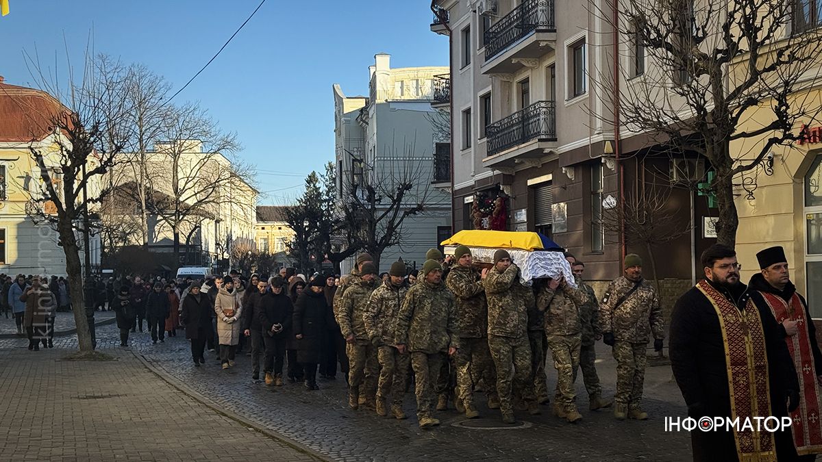 Був доброю та правдивою людиною: у Коломиї попрощалися із загиблим Олександром Рижих 4