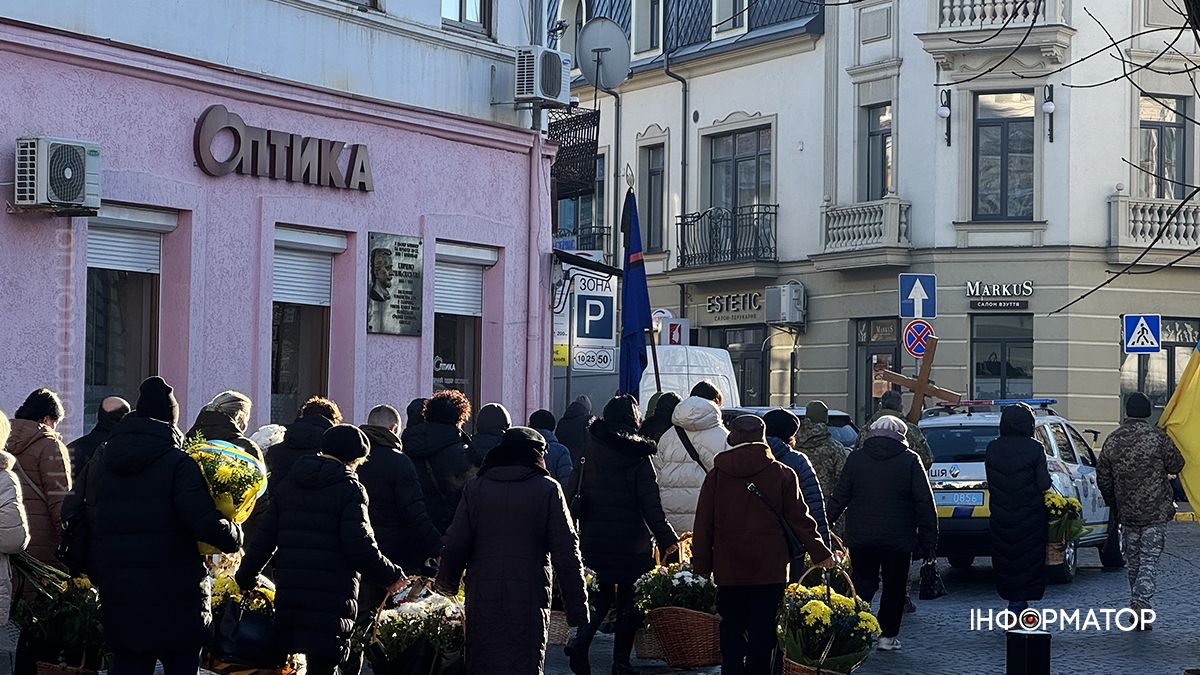 Був доброю та правдивою людиною: у Коломиї попрощалися із загиблим Олександром Рижих 10